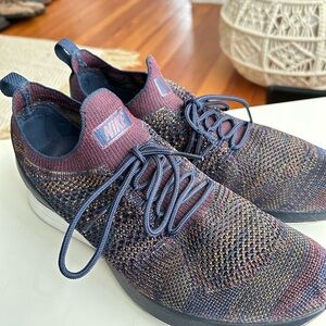 Nike Men’s Flyknit Sneakers in Navy with Multicolor Knit